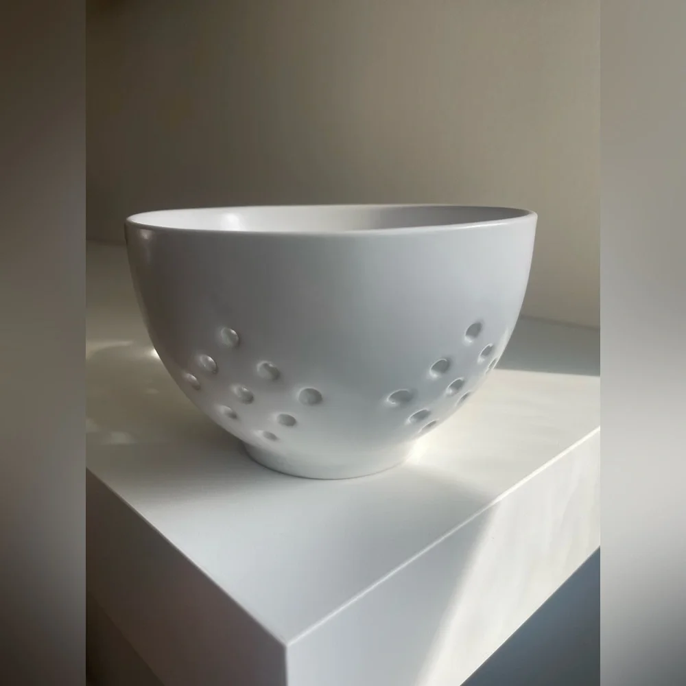 Crate & Barrel White Berry Colander Mug